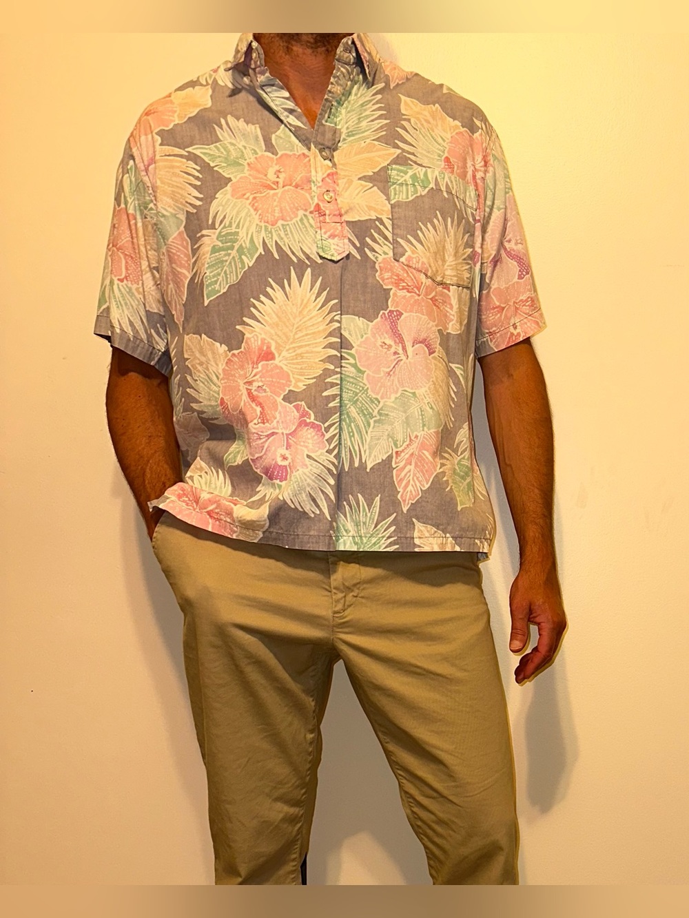 Men's Floral Short-Sleeve Hawaiian Pullover Shirt in Pastel Pink and Green